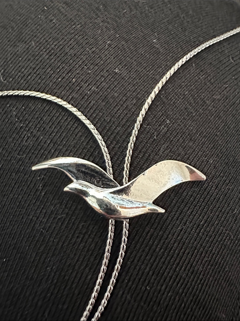 Elegant Avon Silver Lariat Necklace with Gold-Tone Bird Accent - Picture 2 of 2